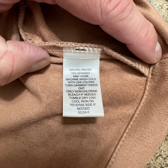 Liz Claiborne Skirt. Large. Normal wear. Very clean. Smoke free. - Picture 6 of 6